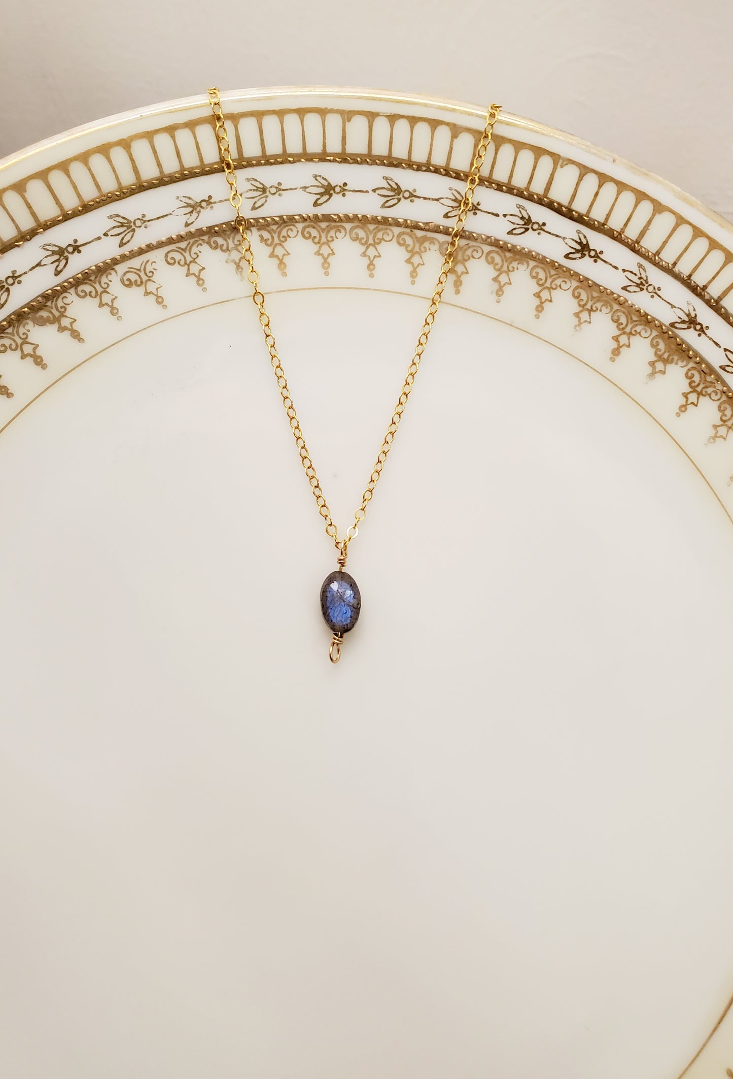 Oval Labradorite Gemstone Pendant Necklace